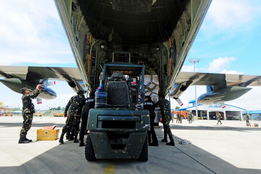 SAF delivers humanitarian supplies worth S$100,000 for Marawi ...