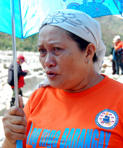 “Noon, kami ang palaging tinutulungan. Kami naman ngayon  ang tutulong” (We were always given assistance before. Now it’s our turn to help), said Dulia Sultan, North Cotabato board member who headed the relief mission from Pikit. Mindanews Photo by Gigi Bueno