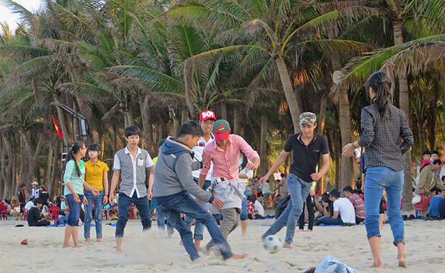 Playing ball at the Cua Dai beach is a favorite past time of the locals at this time of the year. Photo by Jesse Pizzarro Boga for MindaNews
