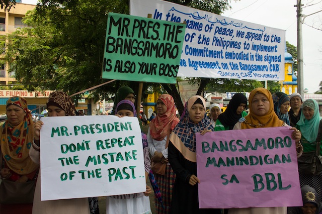 Members of the Sulong Bangsamoro Movement deliver their messages on the peace agreement during a rally on Monday morning at the Cotabato City plaza. MindaNews photo by Toto Lozano 