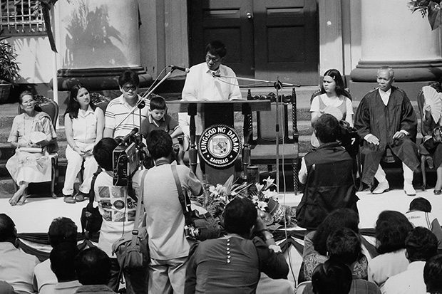 Re-elected Mayor Rodrigo Roa Duterte delivers his inaugural speech in 1992. Photo courtesy of RENE B. LUMAWAG 