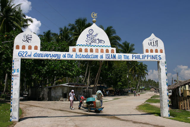 The municipality of Simunul in Tawi-tawi, where the first mosque was built by Arab trader Sheikh Karim-ul Makhdum around1380, commemorates the coming of Islam in the Philippines in this file photo taken in 2004. Local residents celebrate the 636th anniversary on Monday (7 Nov 2016). MindaNews photo by BOBBY TIMONERA 