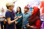 Julie Bishop, Australia’s Minister for Foreign Affairs, chats with teachers from the Autonomous Region in Muslim Mindanao (ARMM) following a press briefing at the Marco Polo Hotel in Davao City on Friday, 17 March 2017. The Australian government has been supporting education in the ARMM since 2002.MINDANEWS PHOTO